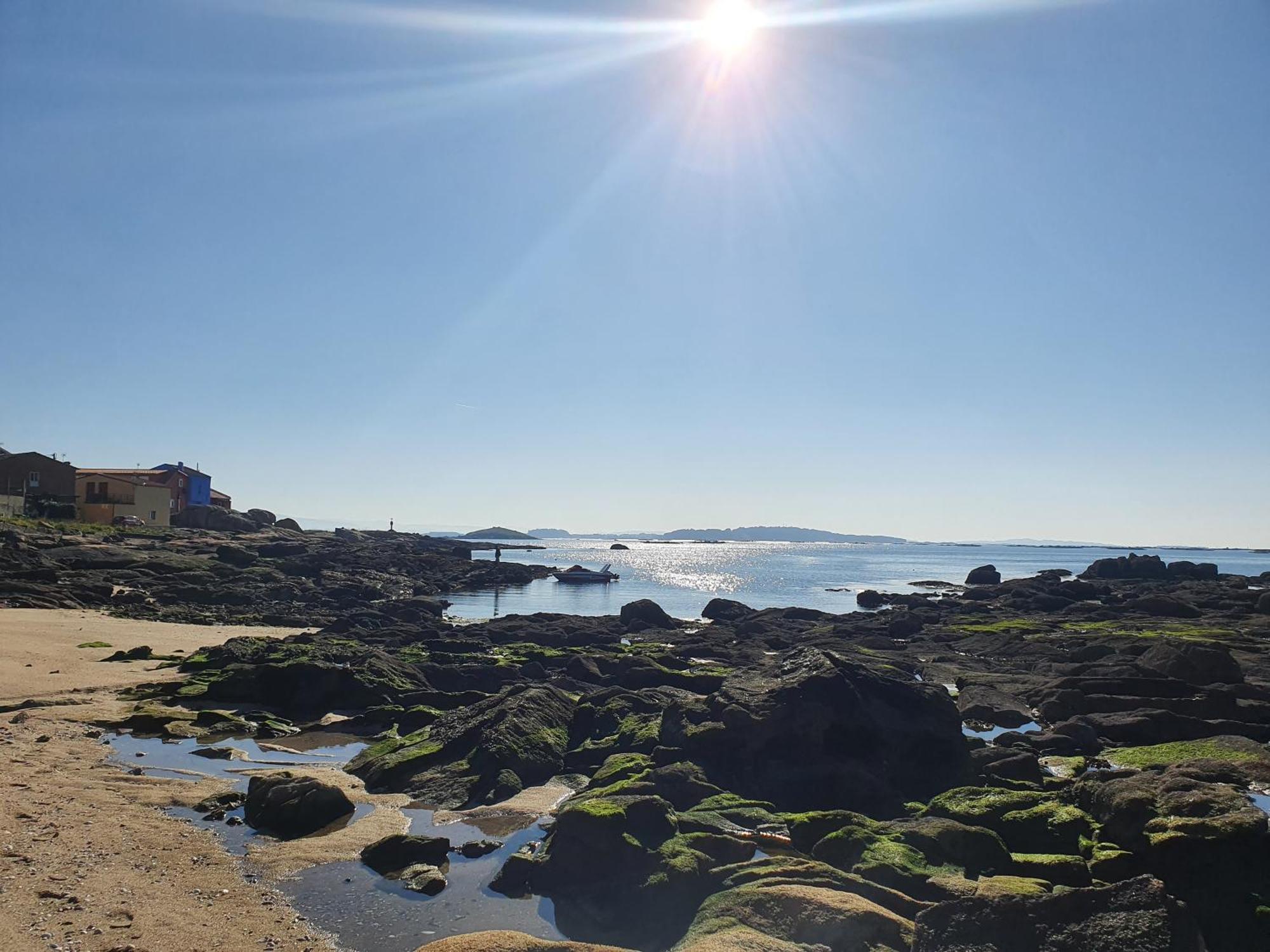 Acogedor Apartamento En Boiro Luaran gambar